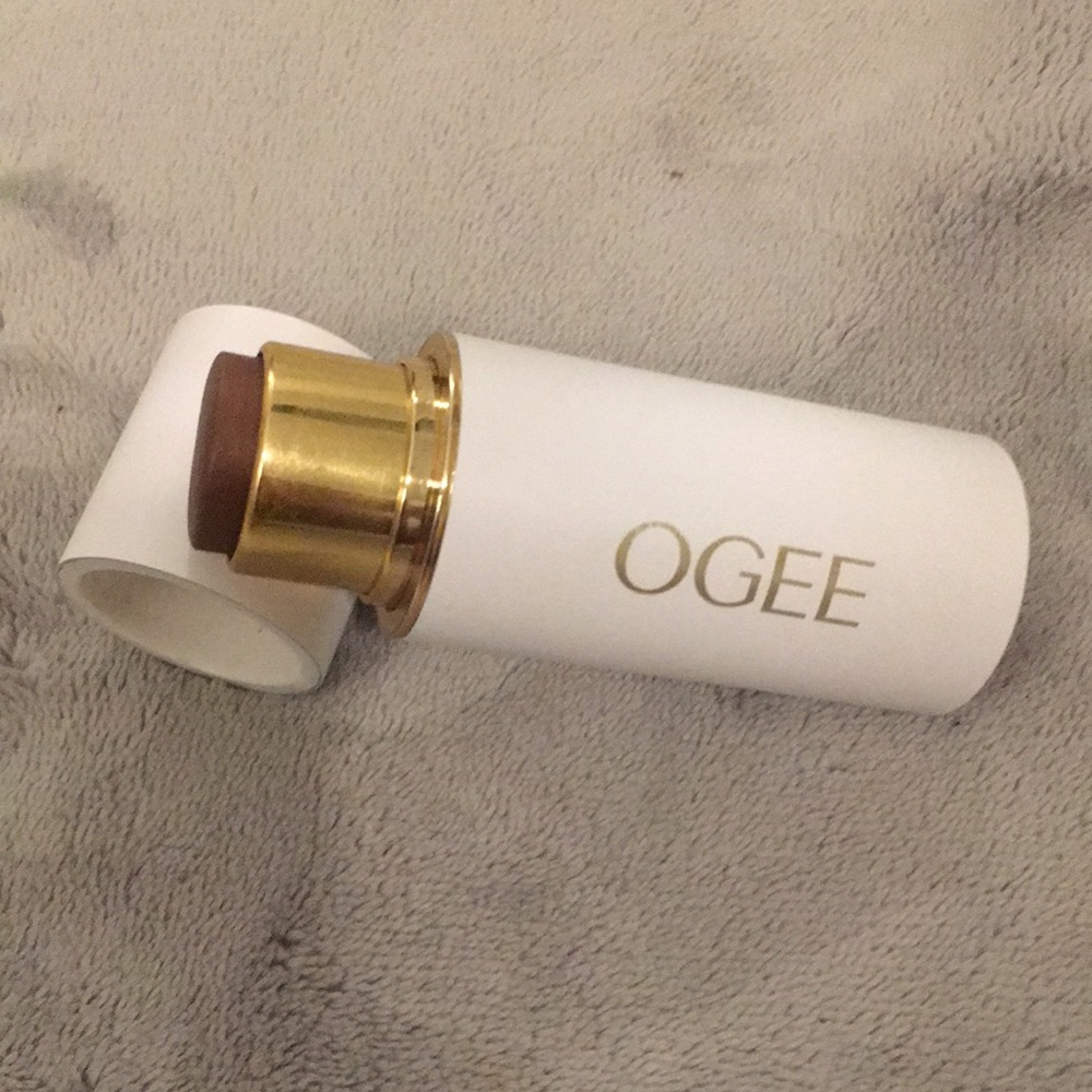 Ogee bronzing stick